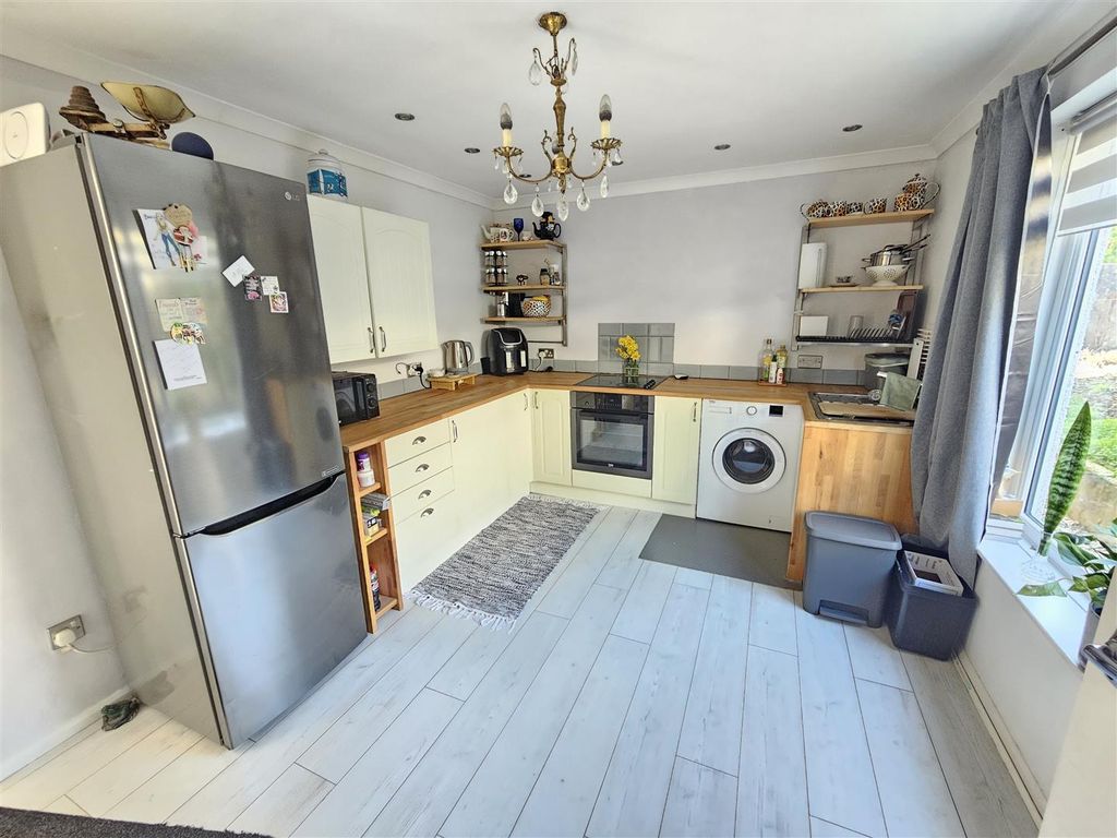 Property photo 2 of 17 Kitchen.Jpg