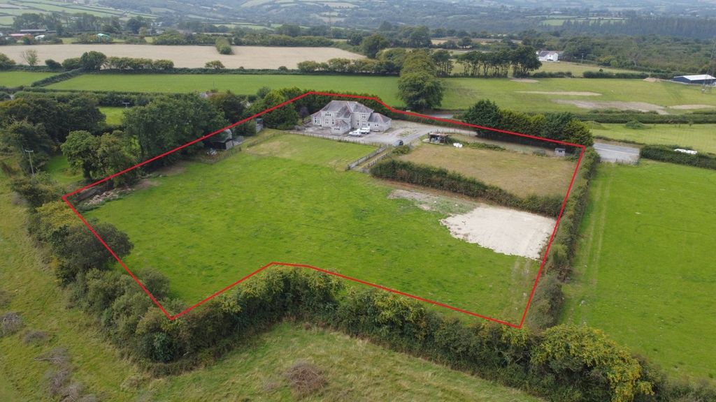 Property photo 2 of 34