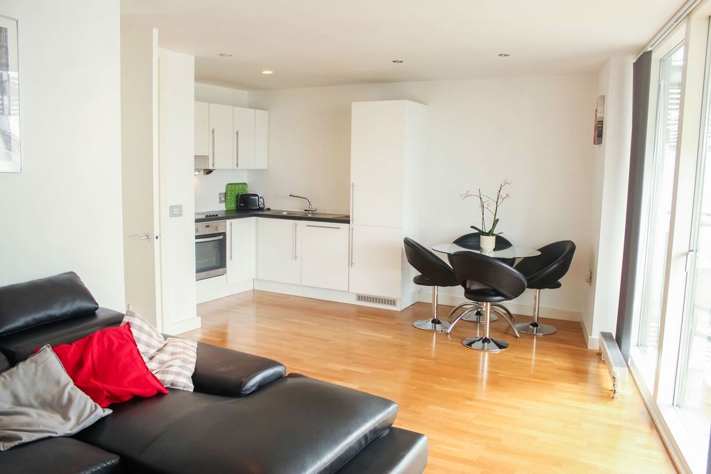 Property photo 2 of 14 Img_32448_9_Original.Jpg