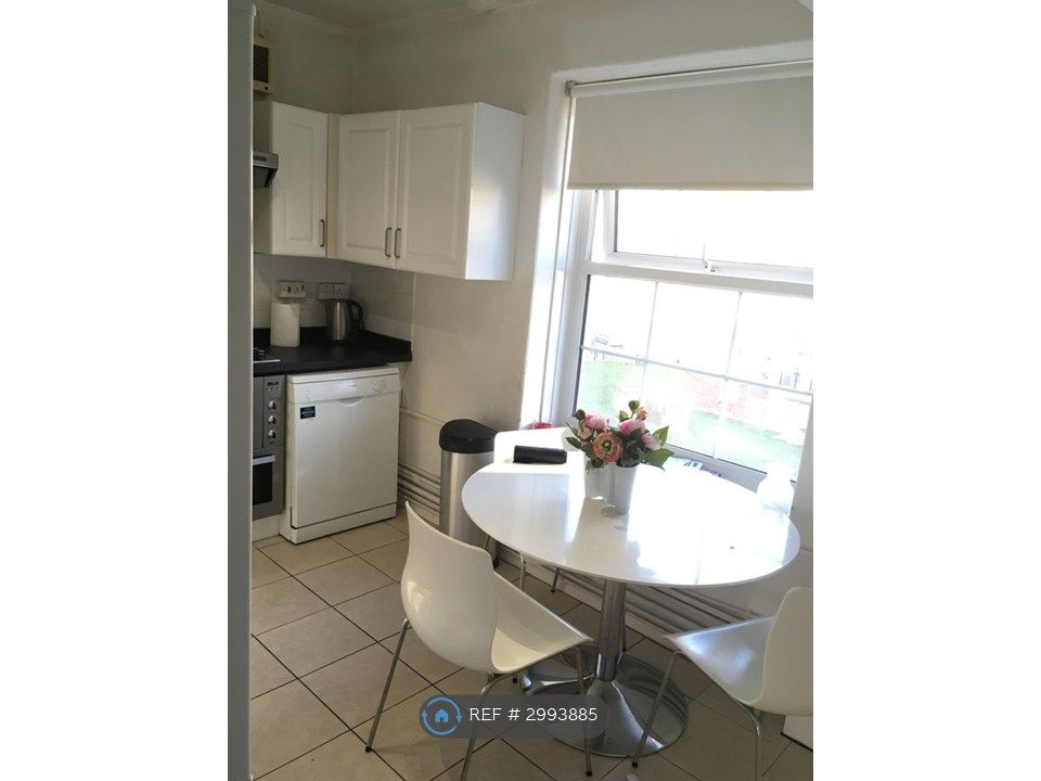 Property photo 3 of 15 Kitchen