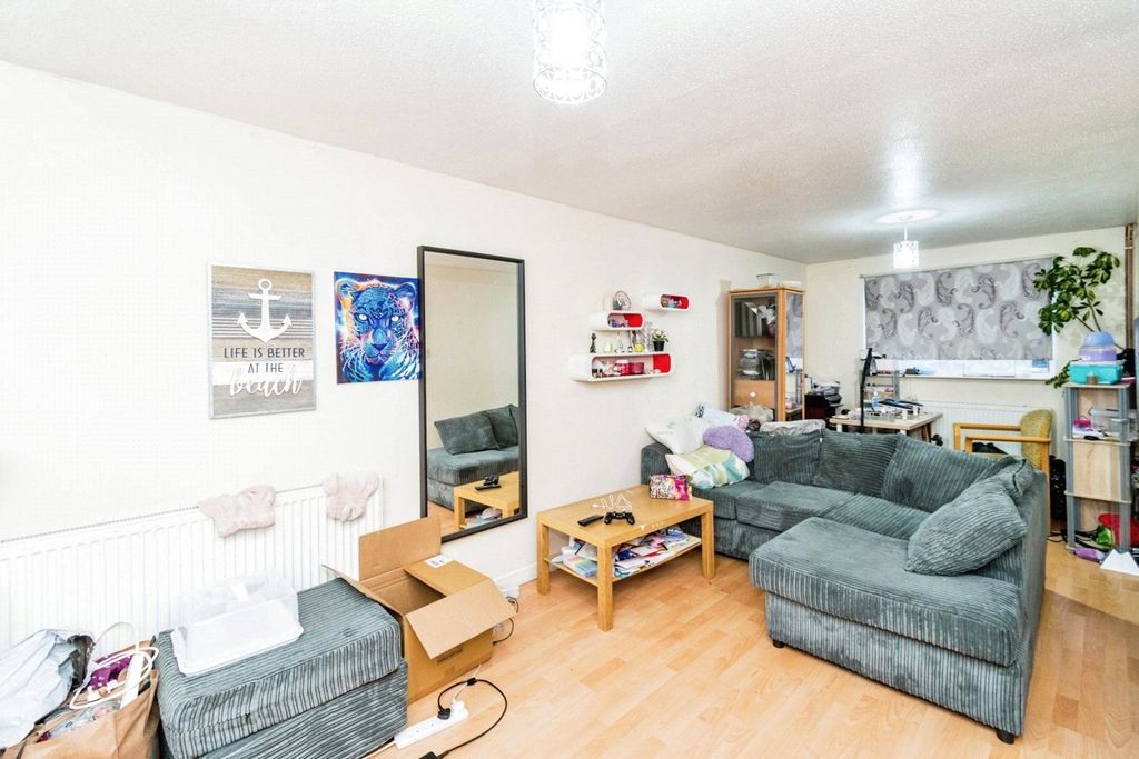 Property photo 3 of 12 Pbox-Img.Jpg
