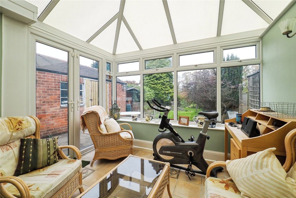 Property photo 3 of 17 Conservatory