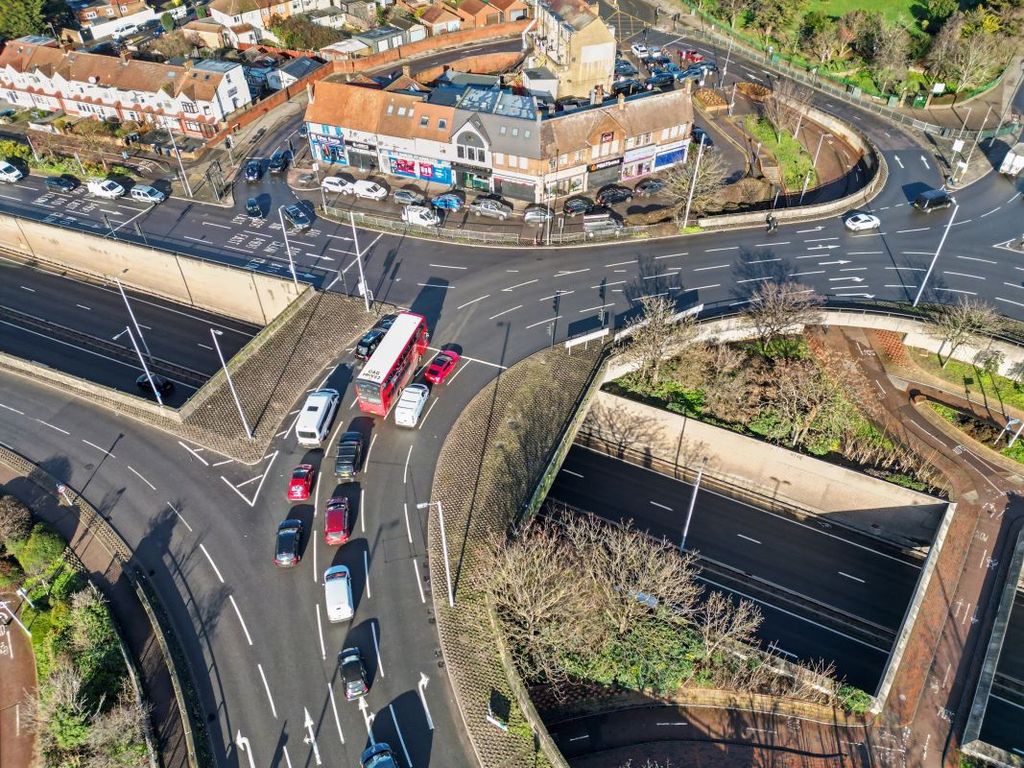 Property photo 2 of 60