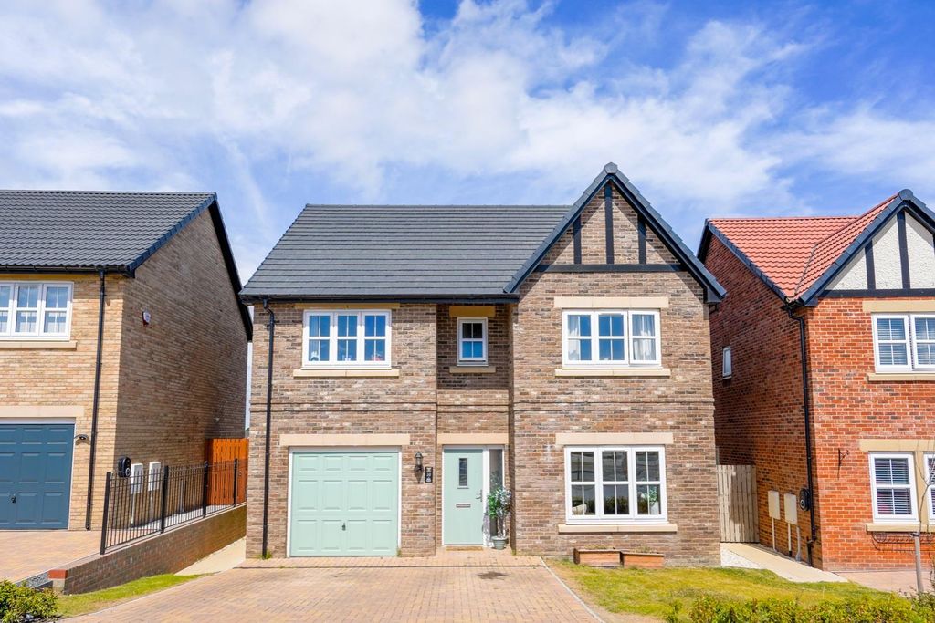 Property photo 1 of 15 External