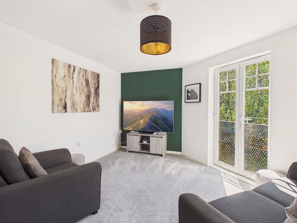 Property photo 1 of 10 Lounge