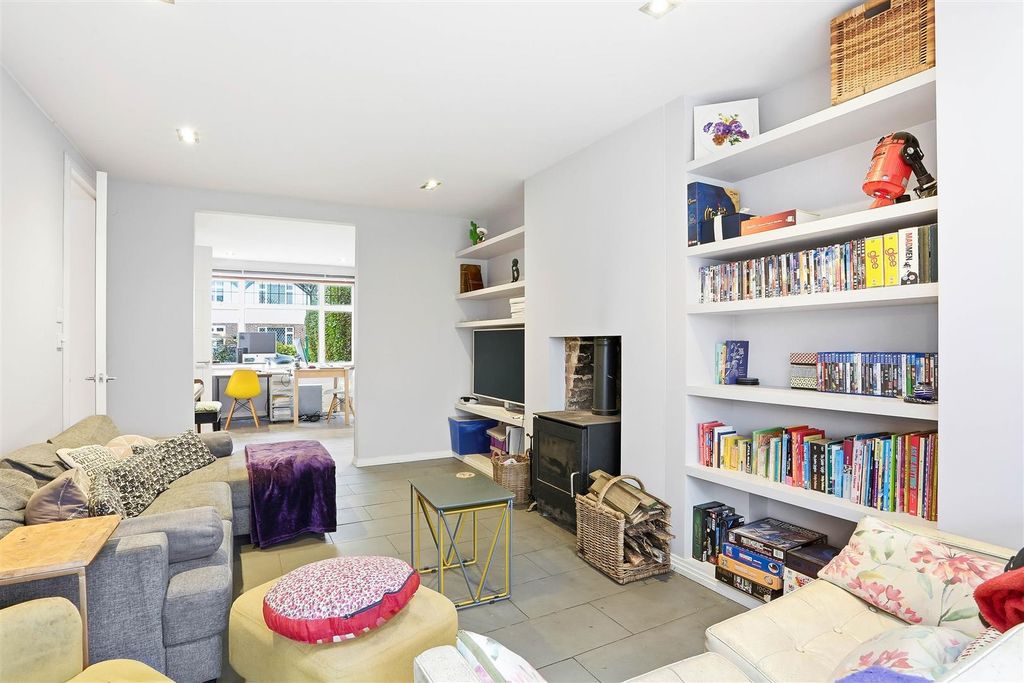 Property photo 3 of 33 1595344728 - 10.Jpg