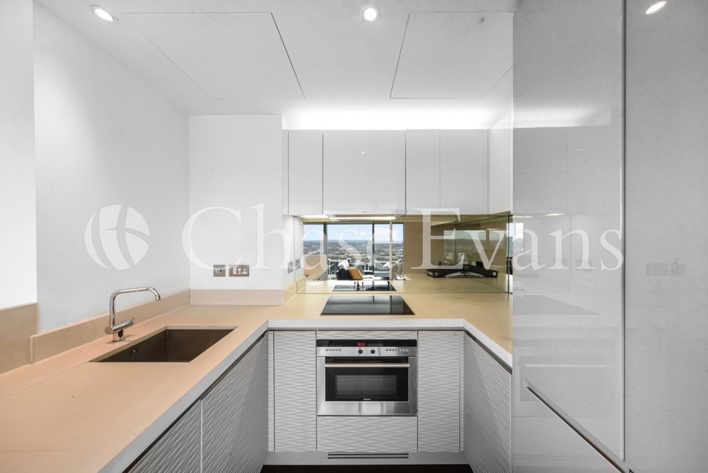 Property photo 2 of 16 East Tower, Pan Peni