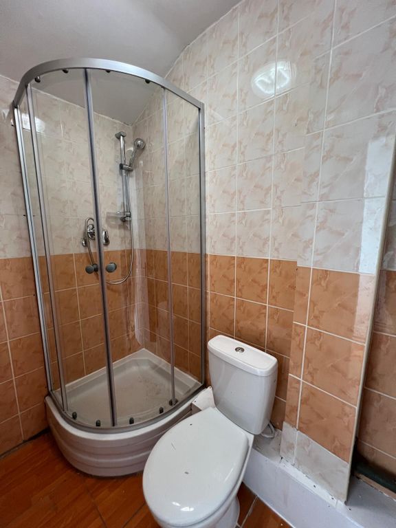 Property photo 1 of 6 Room