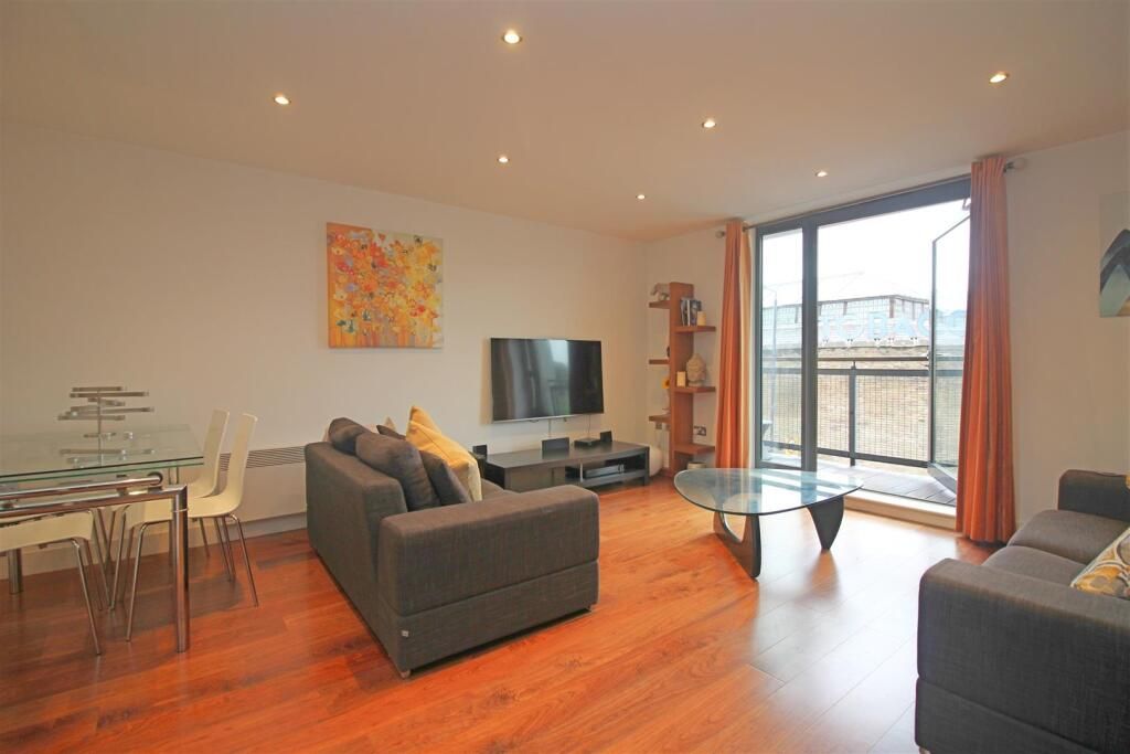 Property photo 2 of 6