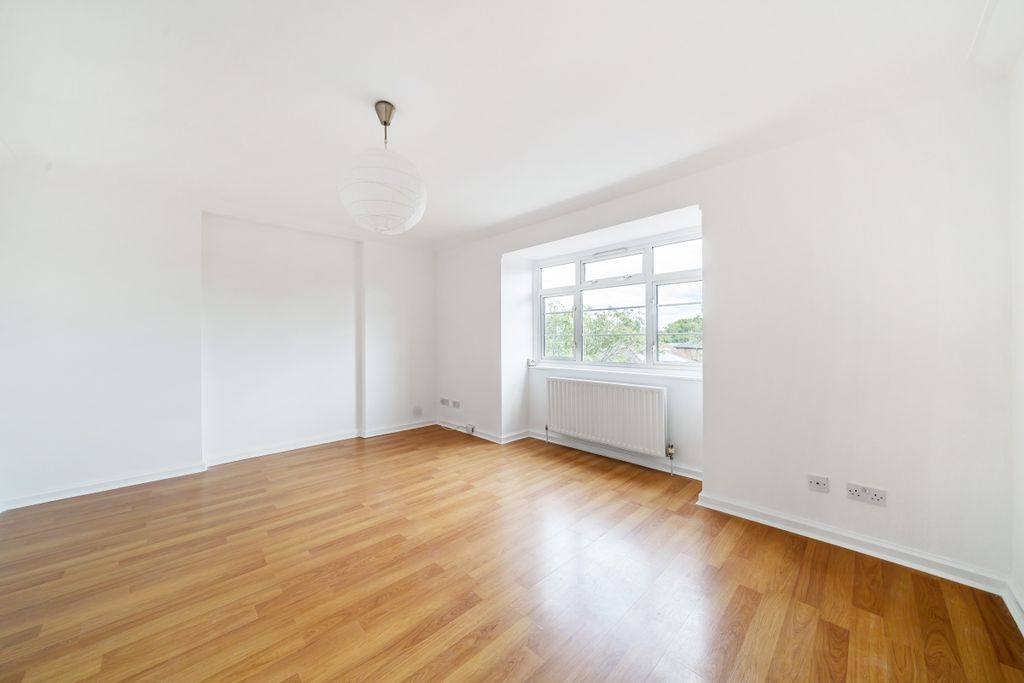 Property photo 3 of 6 1032713 (2)