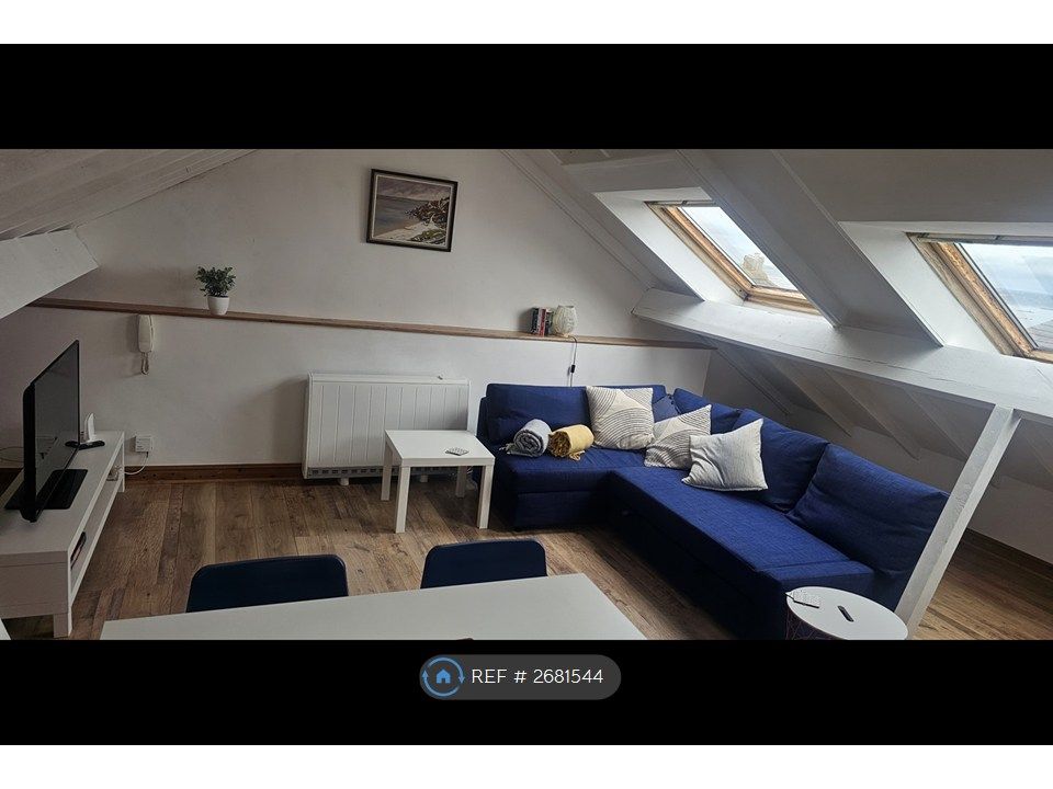 Property photo 2 of 27