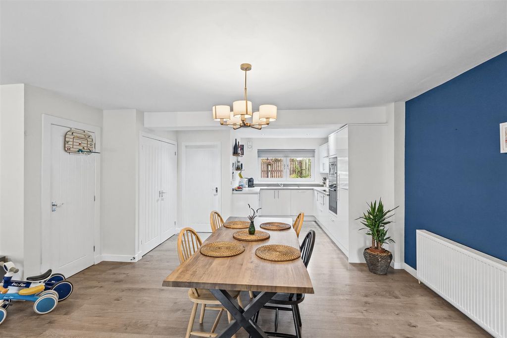 Property photo 3 of 24 Kirk Street-10.Jpg