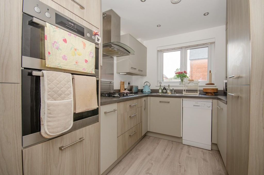 Property photo 3 of 19 Kitchen.Jpg