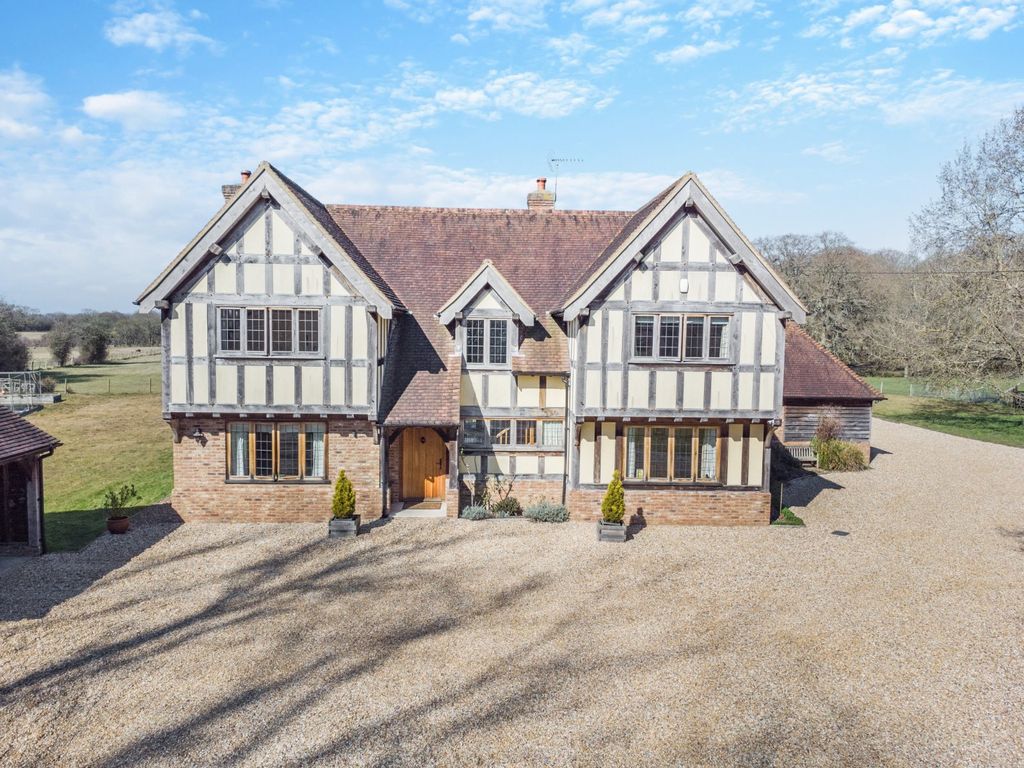 Property photo 3 of 24 Mannering House