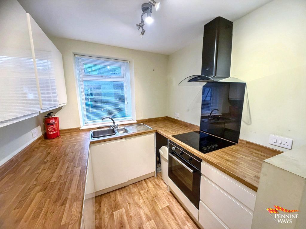 Property photo 3 of 25