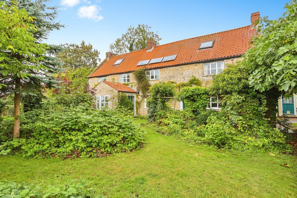 Property photo 1 of 34