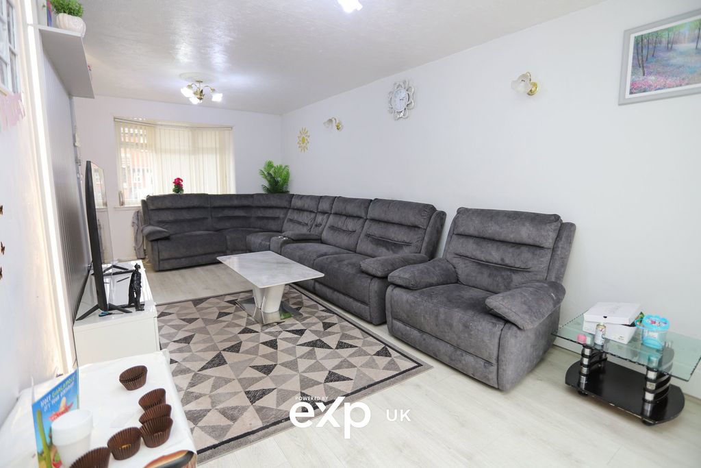 Property photo 2 of 22