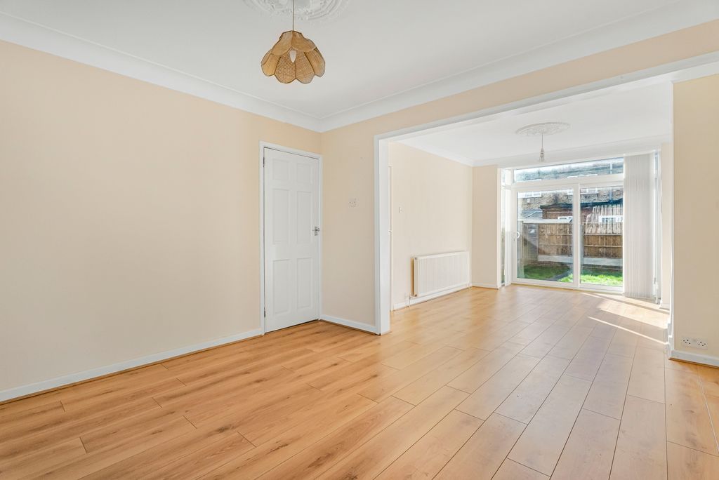 Property photo 3 of 23