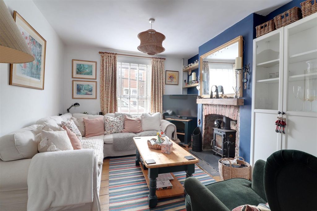 Property photo 2 of 21