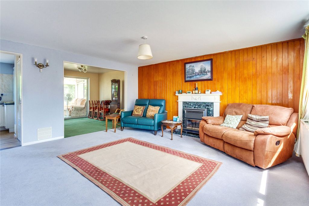 Property photo 3 of 11 Picture No. 27