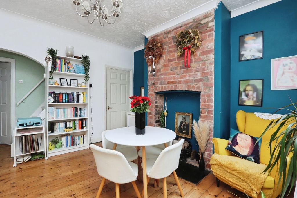 Property photo 3 of 27 Pbox-Img.Jpg