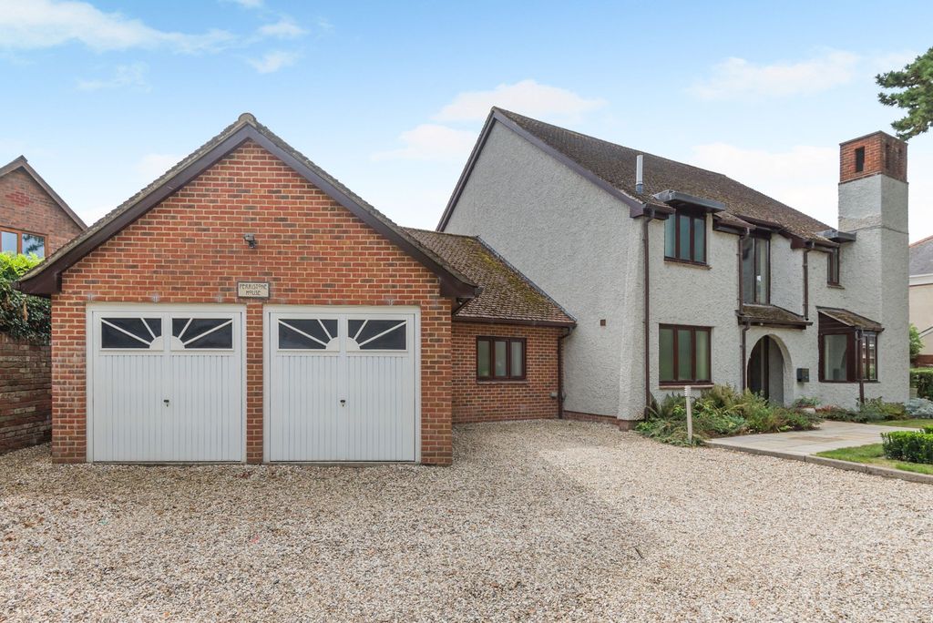 Property photo 1 of 34