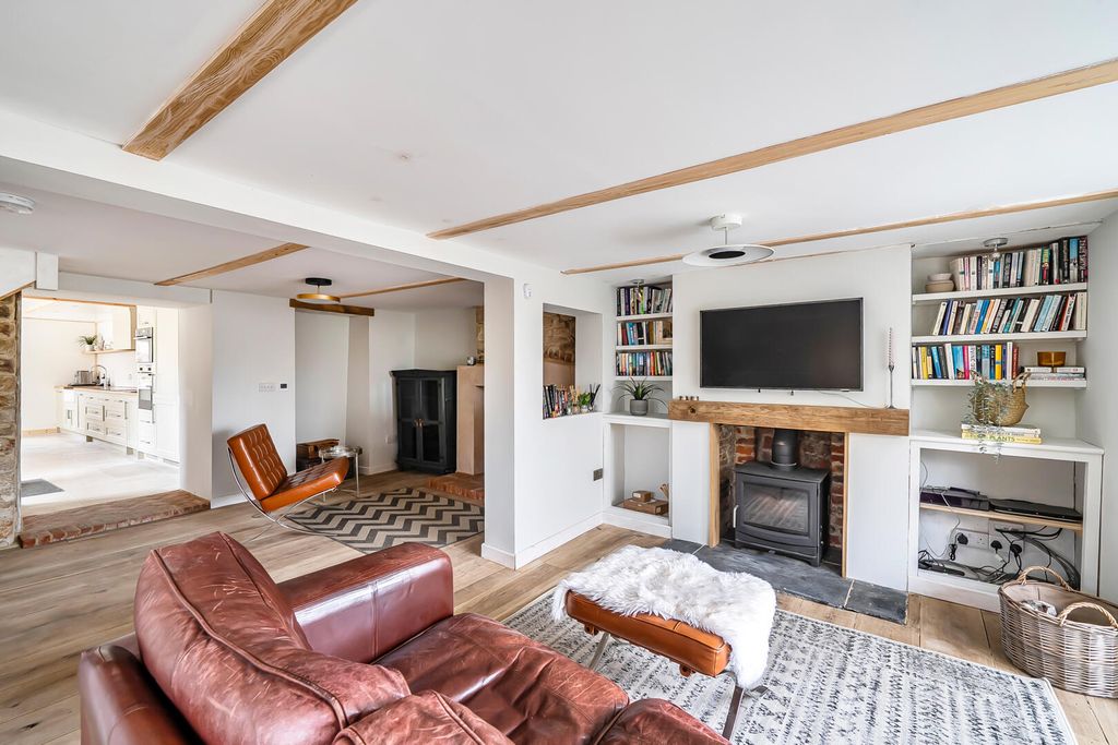 Property photo 3 of 19 Living Room