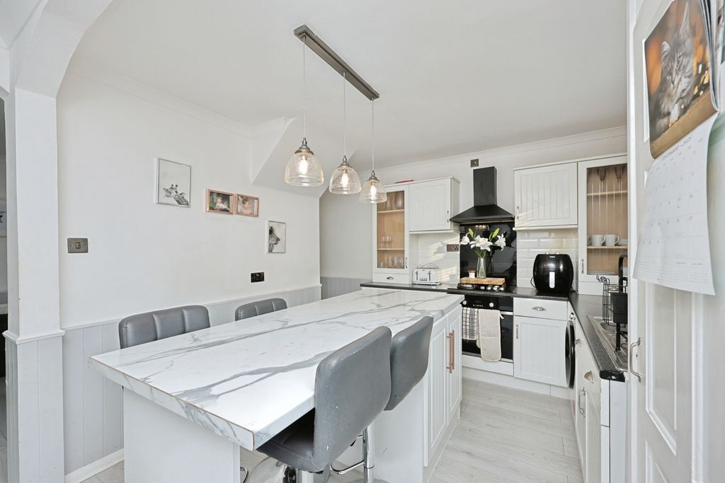 Property photo 2 of 20 Pbox-Img.Jpg