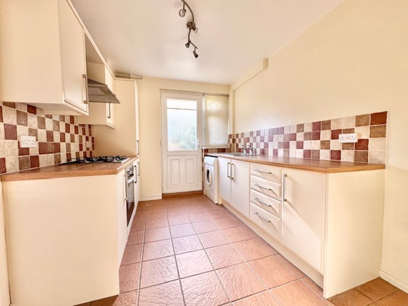 Property photo 3 of 14 Kitchen