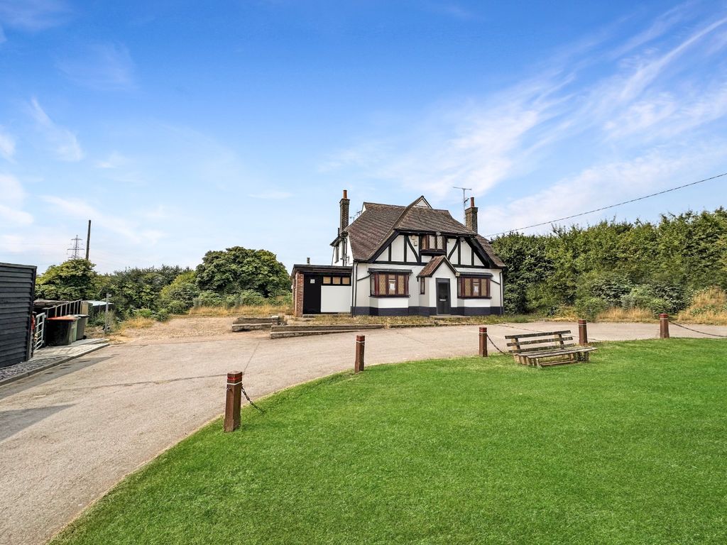 Property photo 3 of 21 3557624