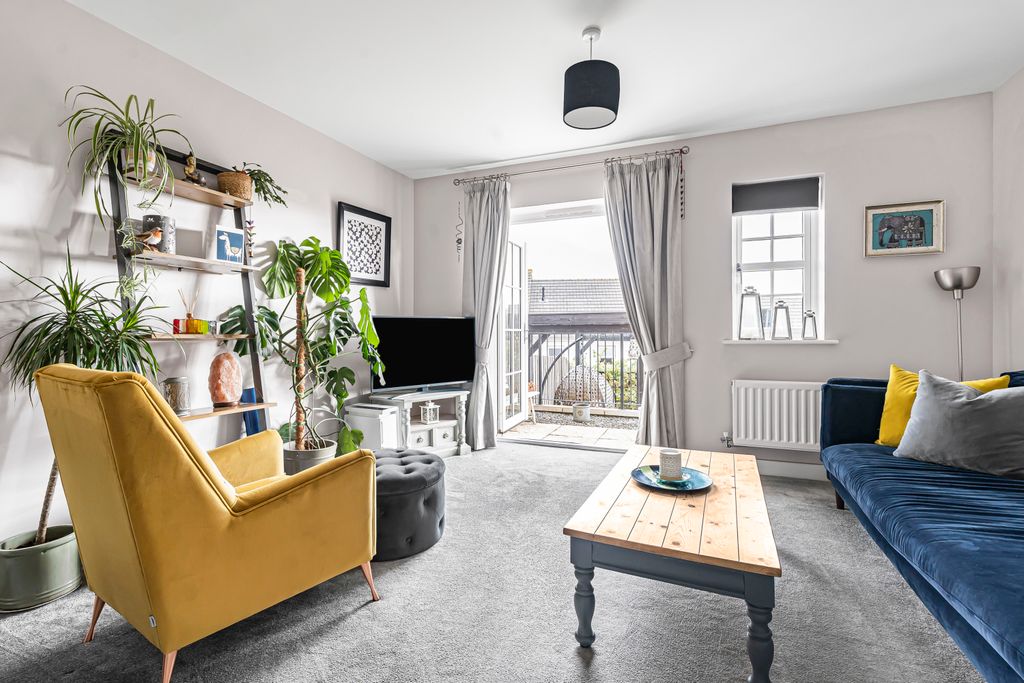 Property photo 3 of 20