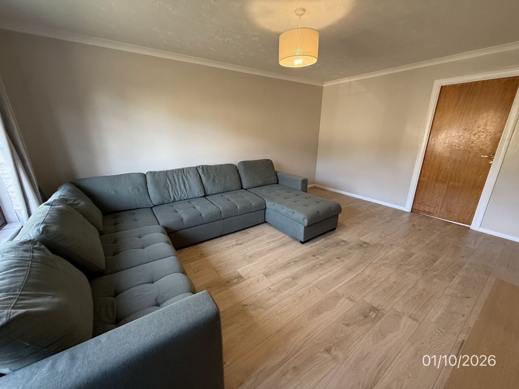 Property photo 1 of 12 Lounge