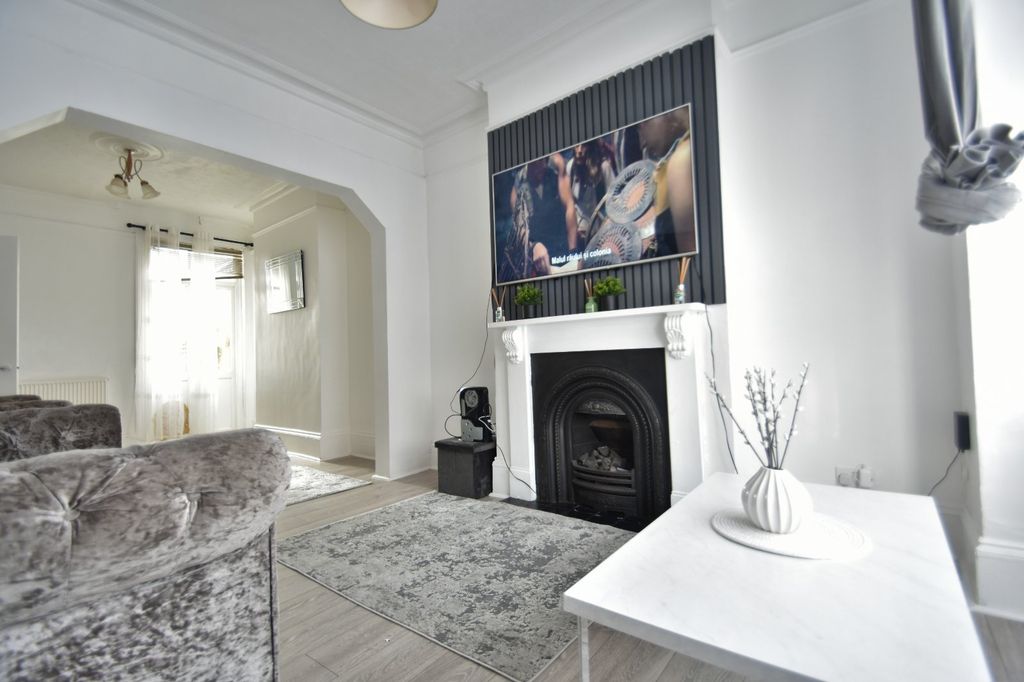 Property photo 1 of 8 Picture No. 05