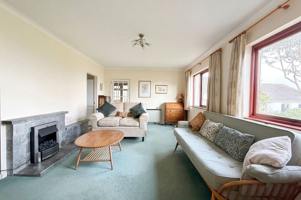 Property photo 3 of 21