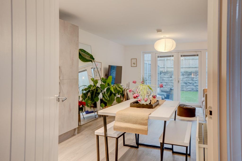 Property photo 3 of 17 Batched (7).Jpg