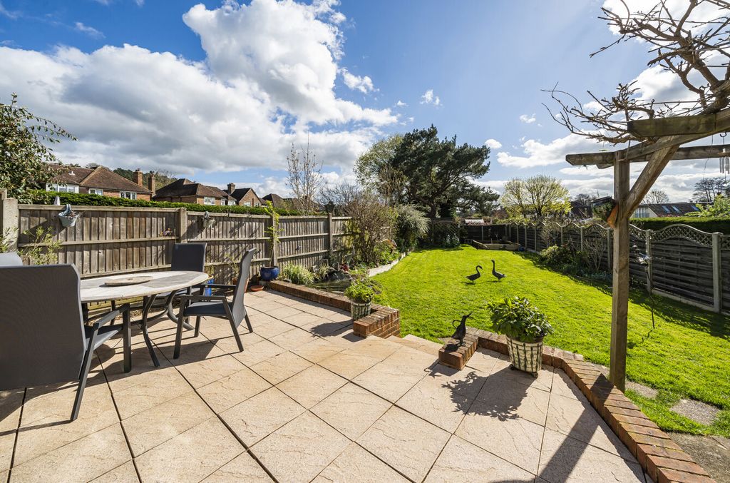 Property photo 2 of 21 Garden