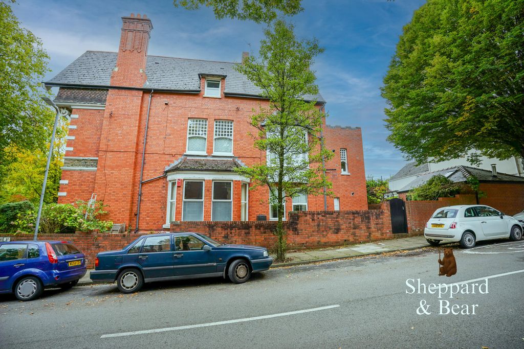 Property photo 1 of 103 Side