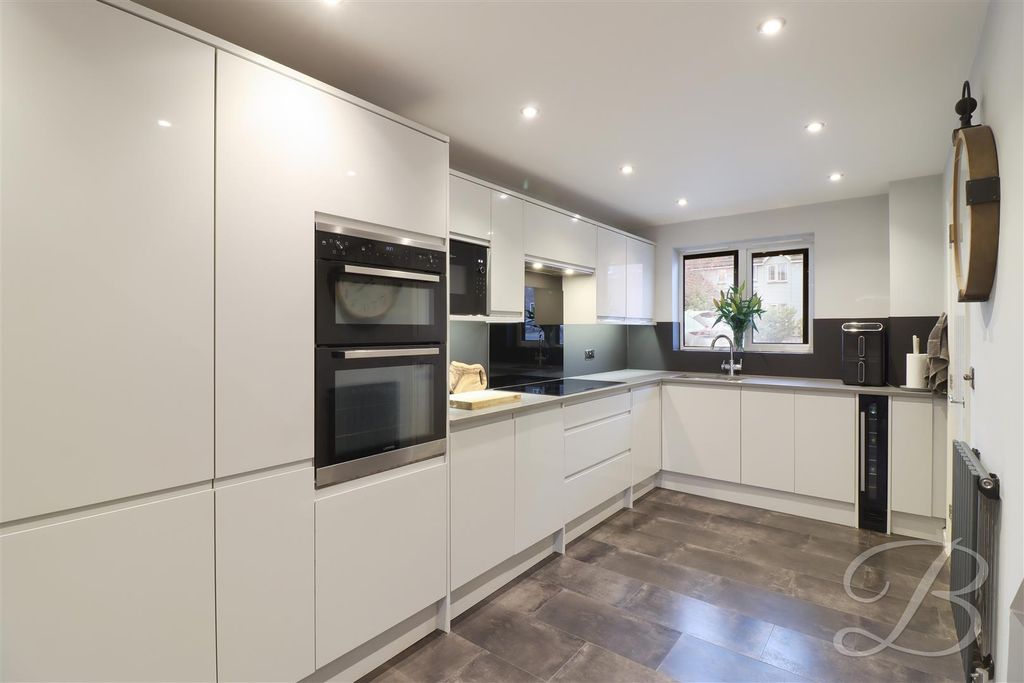 Property photo 2 of 26 Img_8231_1.Jpg