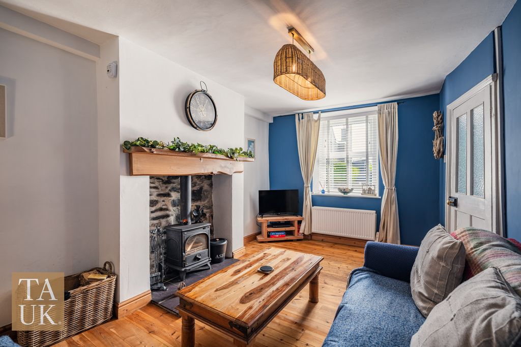 Property photo 2 of 16