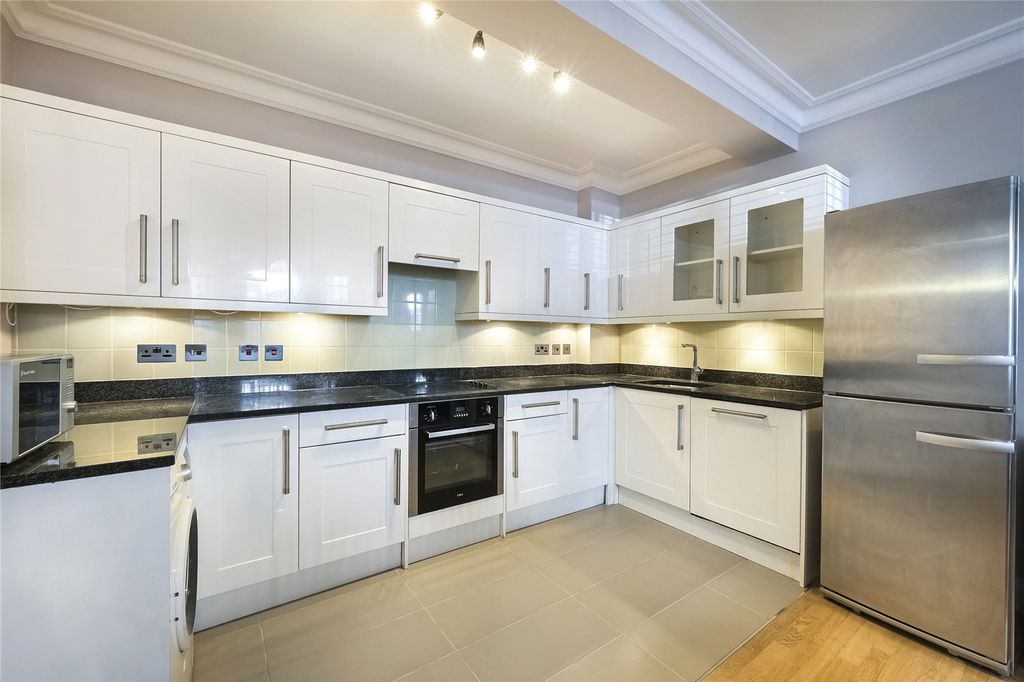 Property photo 3 of 11