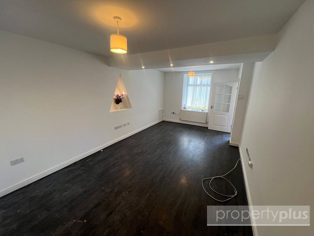Property photo 3 of 12 Picture No. 02