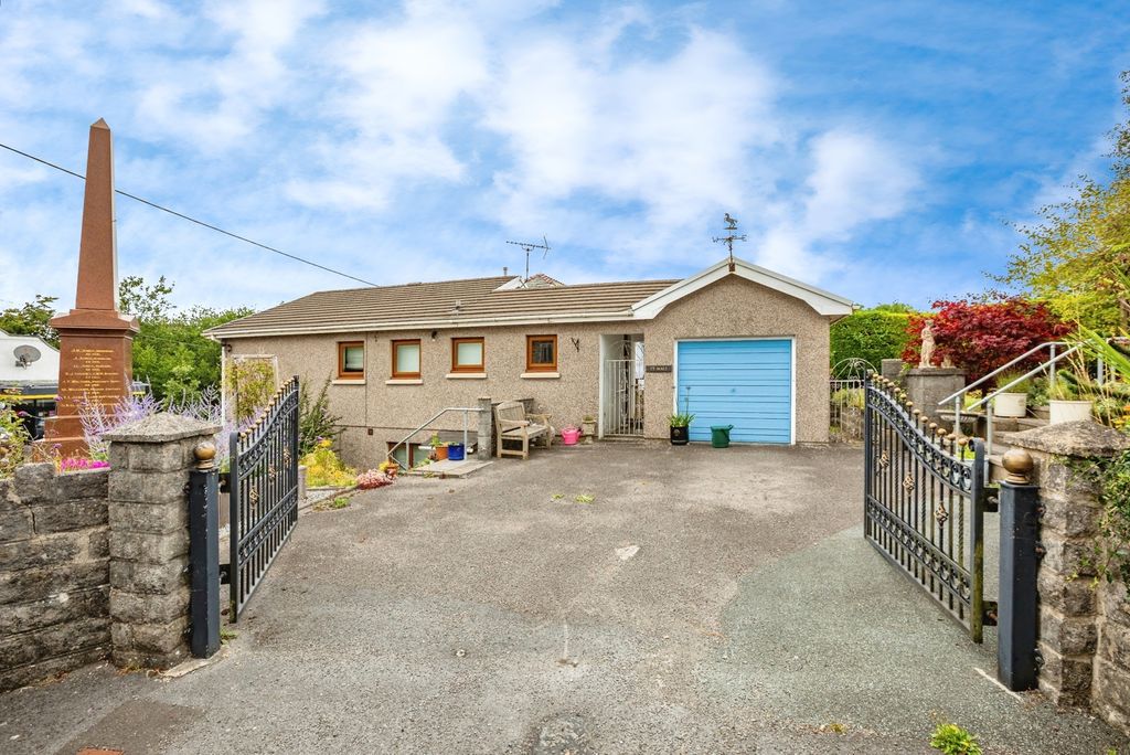Property photo 2 of 17 Photo