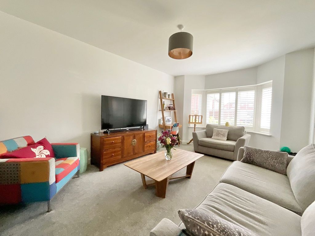 Property photo 2 of 25