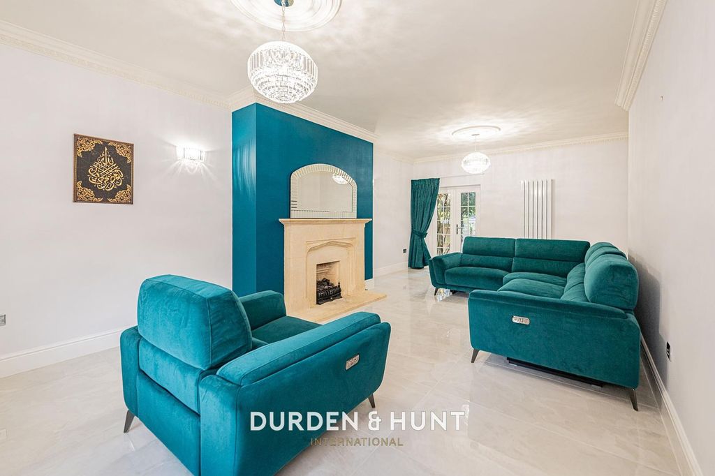 Property photo 2 of 38 Regents-28.Jpg