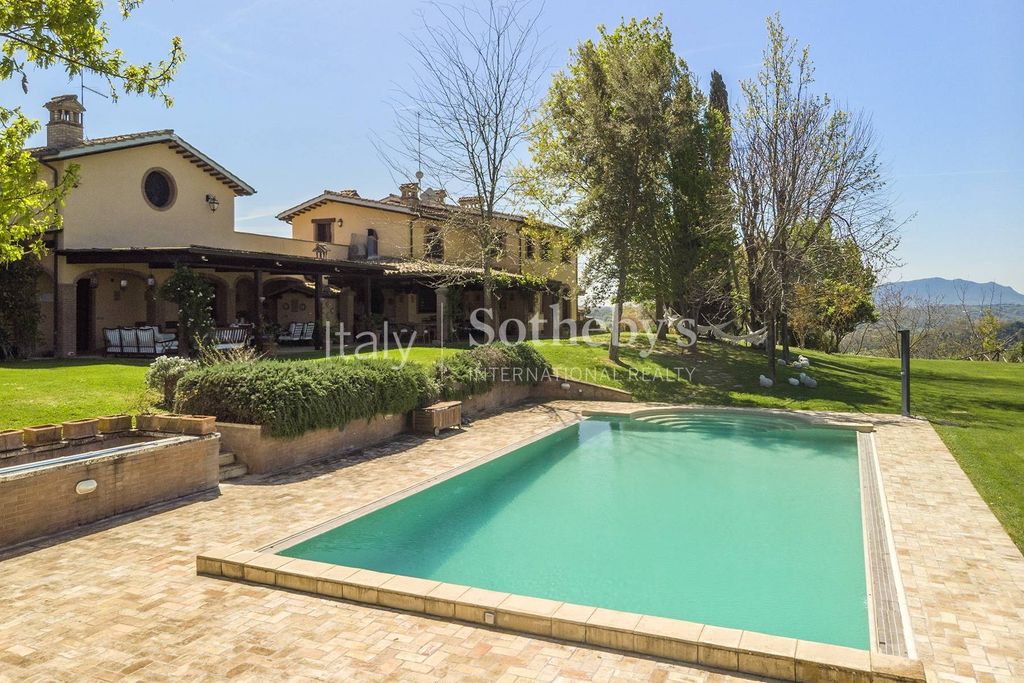 Property photo 2 of 28