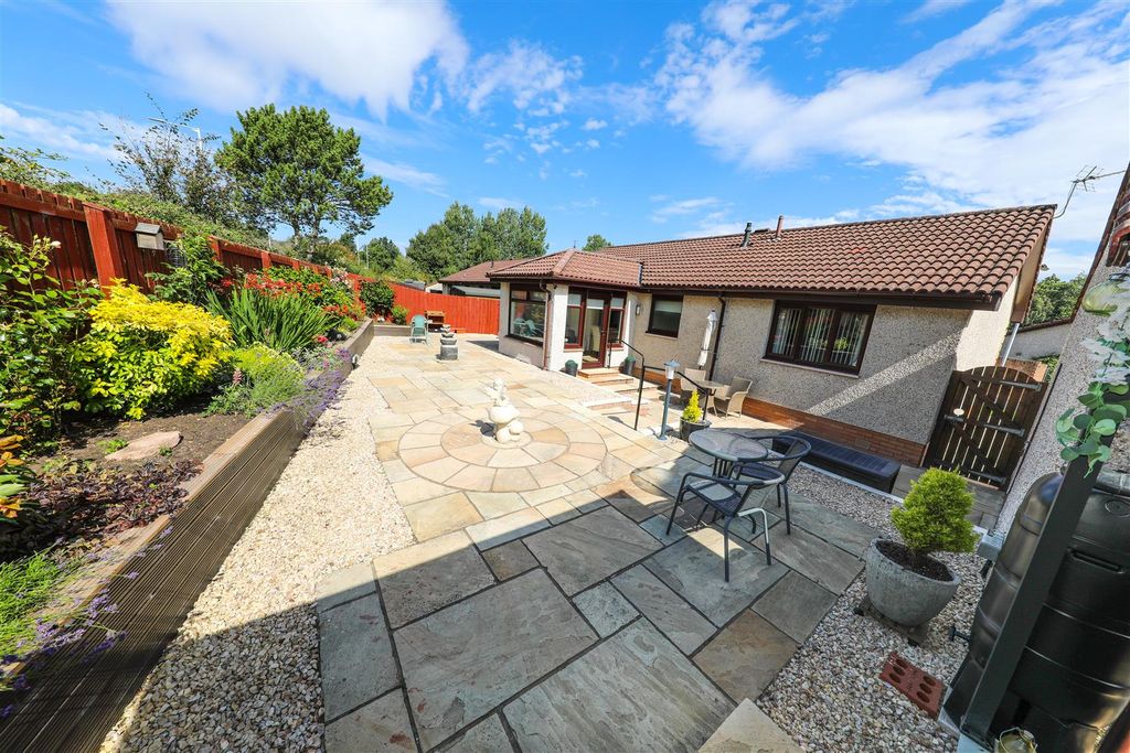 Property photo 3 of 25 c