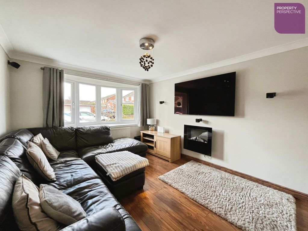 Property photo 2 of 22 Living/Dining Room