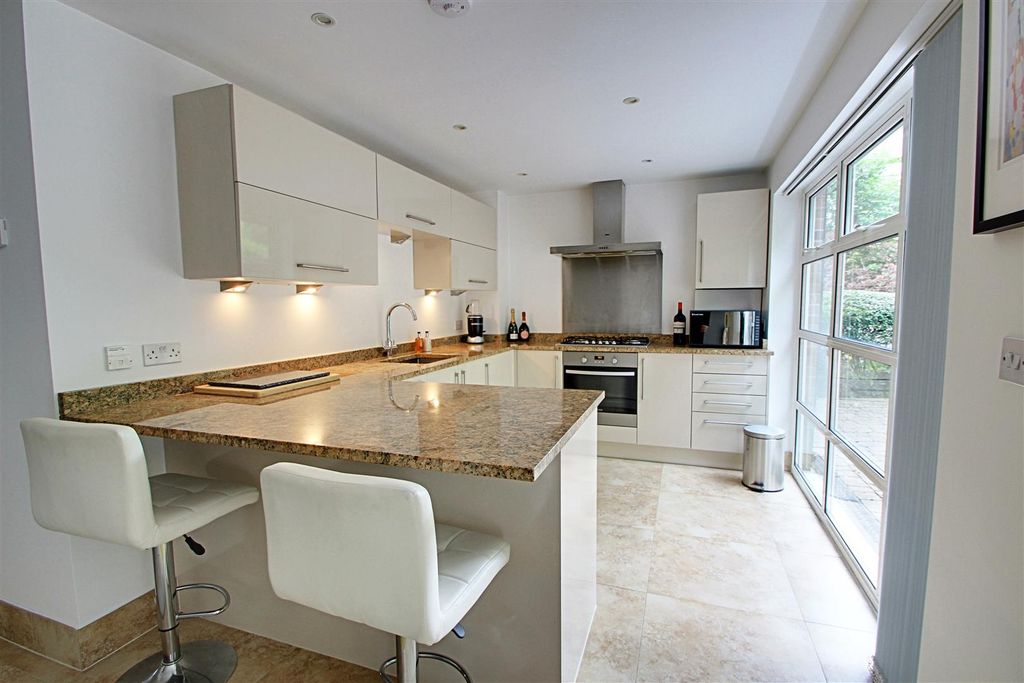 Property photo 3 of 14 Kitchen.Jpg
