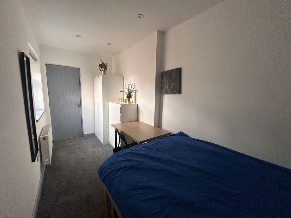 Property photo 1 of 3