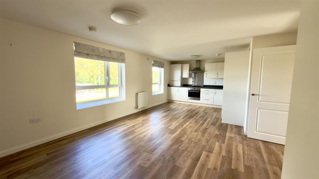 Property photo 2 of 15 Kitchen/Lounge/Diner